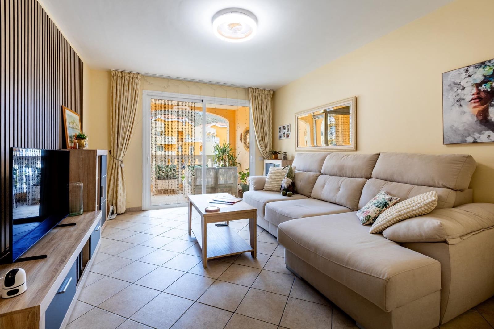 2 bedroom Apartment for sale in Los Cristianos with pool - € 455,000 (Ref: 10129552)