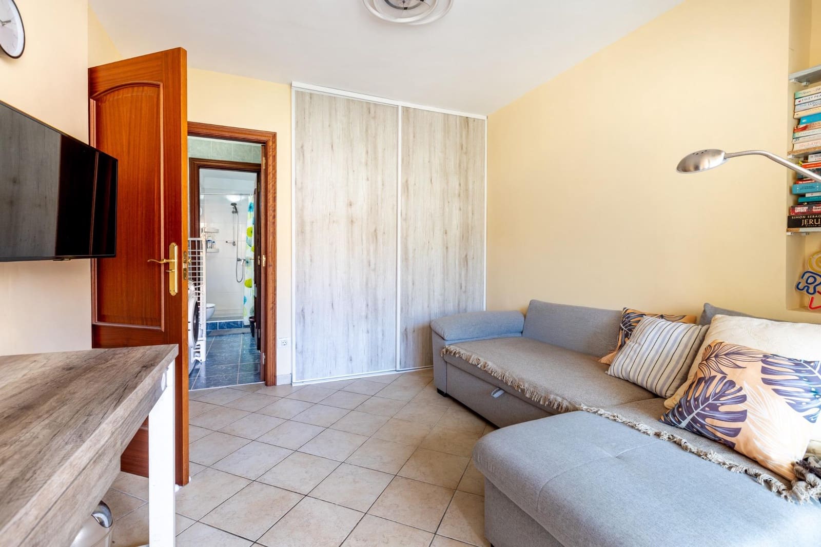 2 bedroom Apartment for sale in Los Cristianos with pool - € 455,000 (Ref: 10129552)