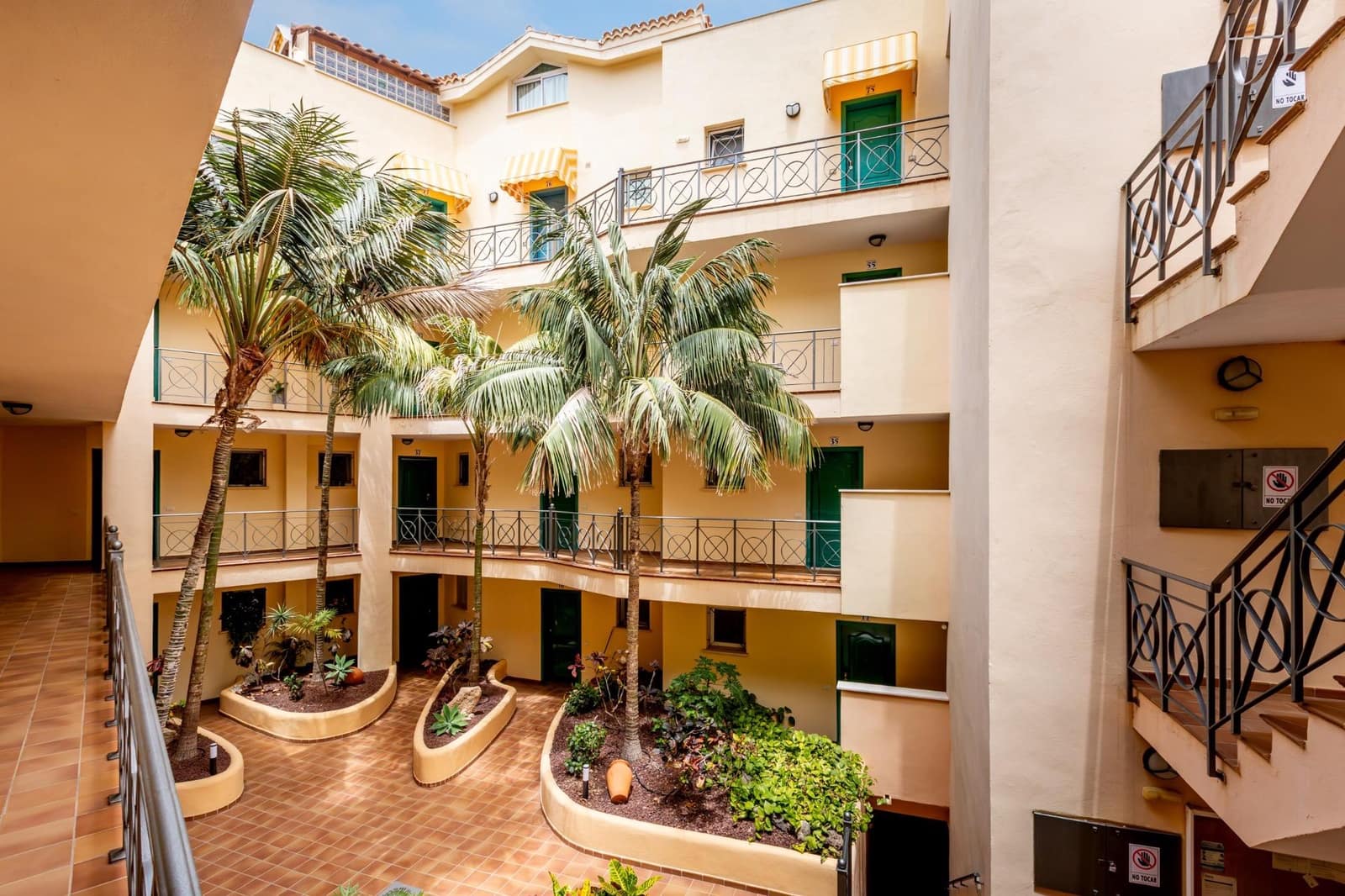 2 bedroom Apartment for sale in Los Cristianos with pool - € 455,000 (Ref: 10129552)