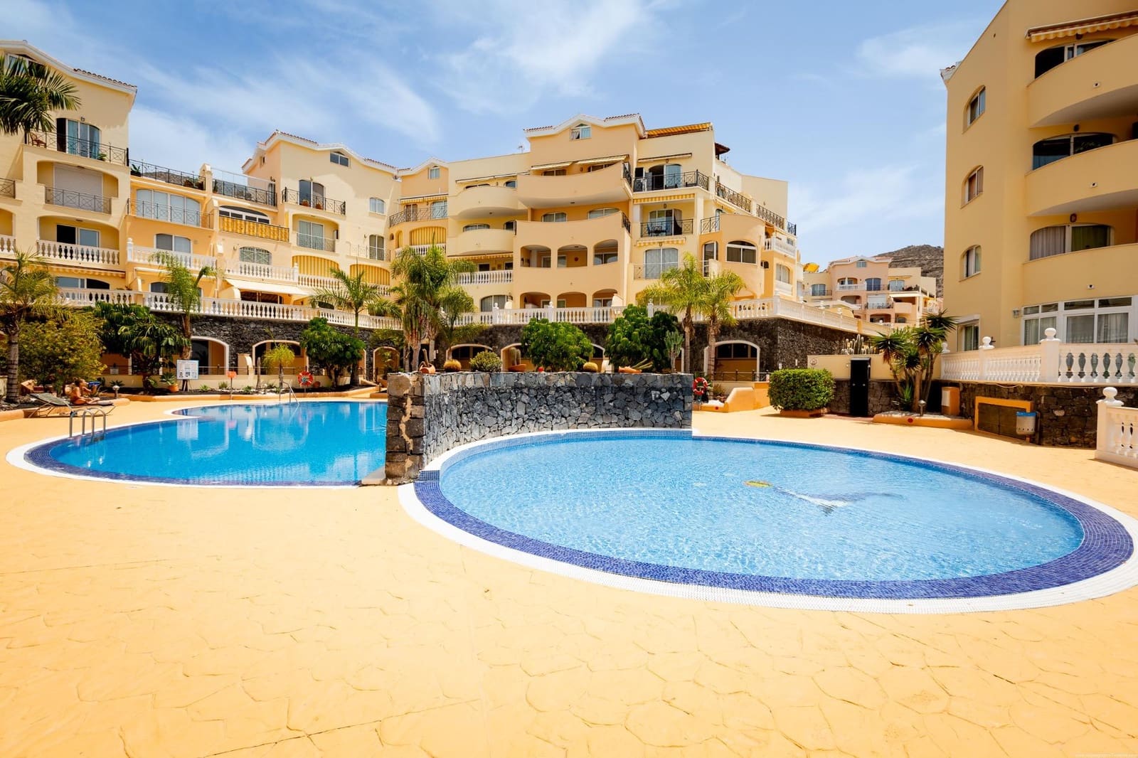 2 bedroom Apartment for sale in Los Cristianos with pool - € 455,000 (Ref: 10129552)