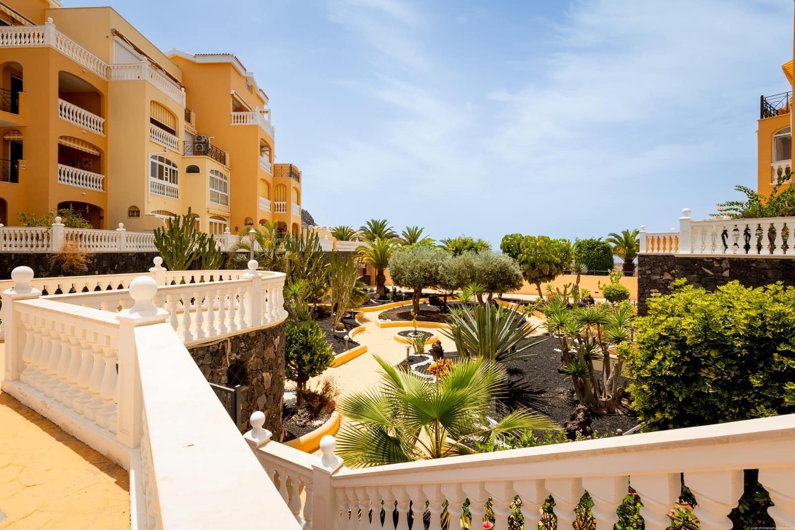 2 bedroom Apartment for sale in Los Cristianos with pool - € 455,000 (Ref: 10129552)