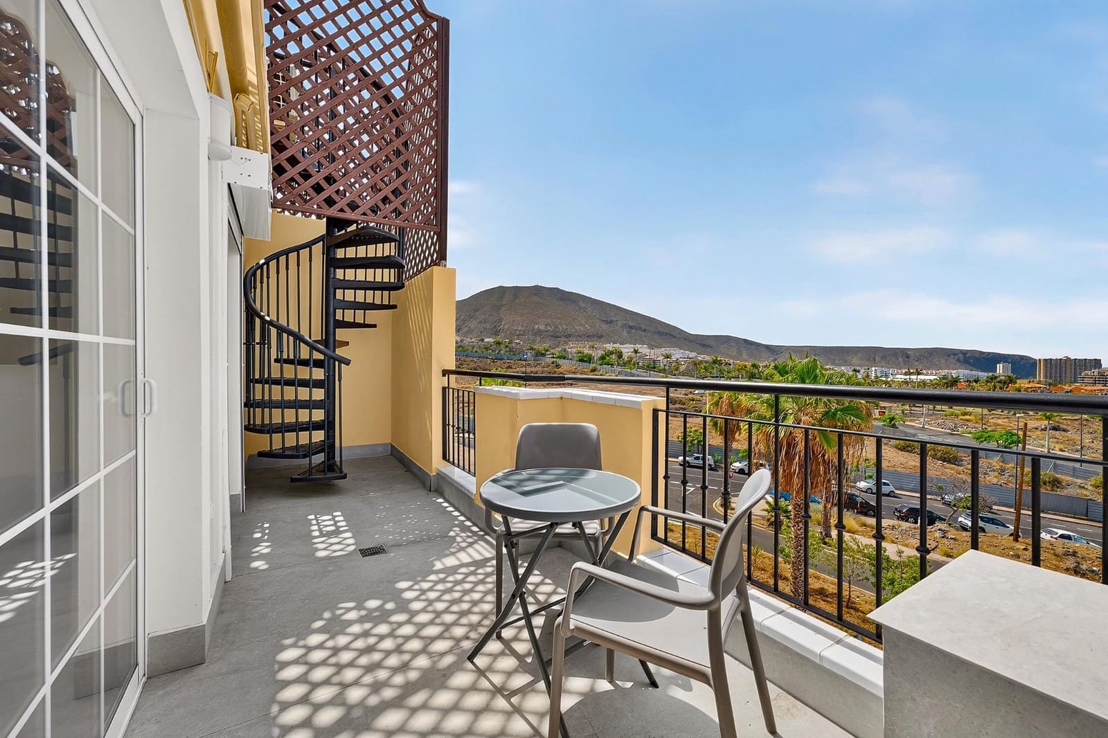 2 sovrum Lägenhet till salu i Los Cristianos med pool - 415 000 € (Ref: 10136103)
