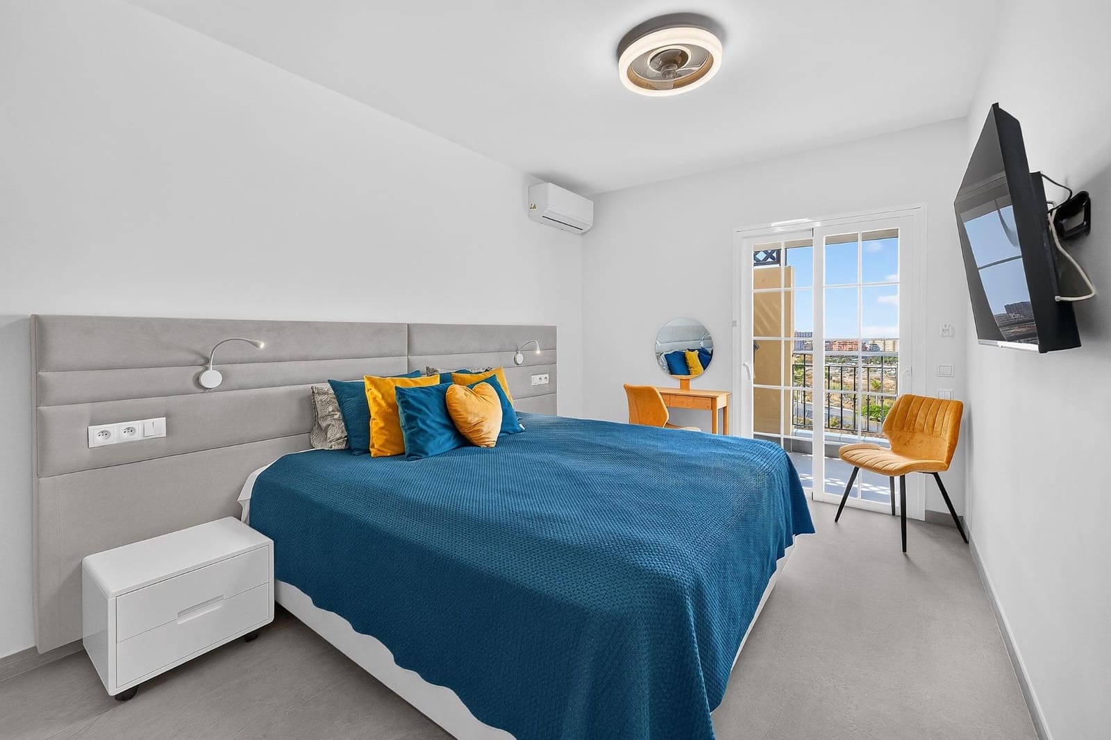 2 sovrum Lägenhet till salu i Los Cristianos med pool - 415 000 € (Ref: 10136103)