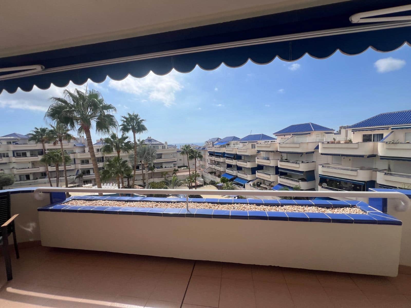 2 soverom Leilighet til salgs i Los Cristianos med svømmebasseng garasje - € 540 000 (Ref: 10136104)