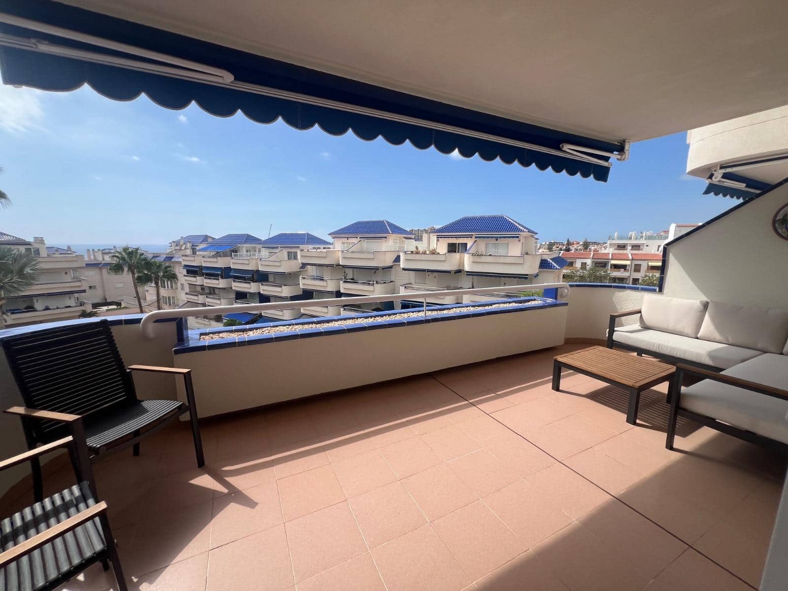 2 soverom Leilighet til salgs i Los Cristianos med svømmebasseng garasje - € 540 000 (Ref: 10136104)