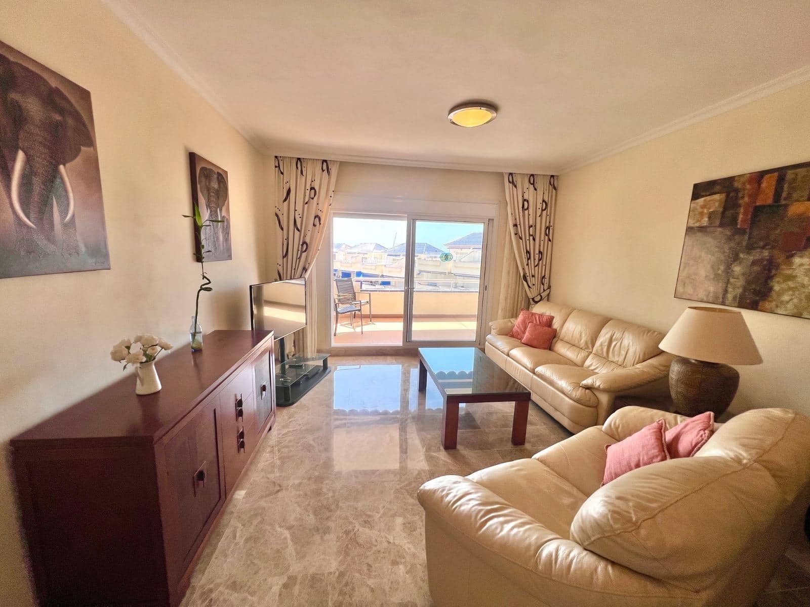 2 soverom Leilighet til salgs i Los Cristianos med svømmebasseng garasje - € 540 000 (Ref: 10136104)