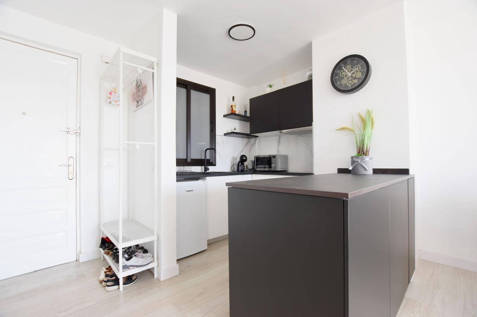 1 sypialnia Apartament na sprzedaż w Playa de las Americas z basenem garażem - 330 000 € (Ref: 10159756)