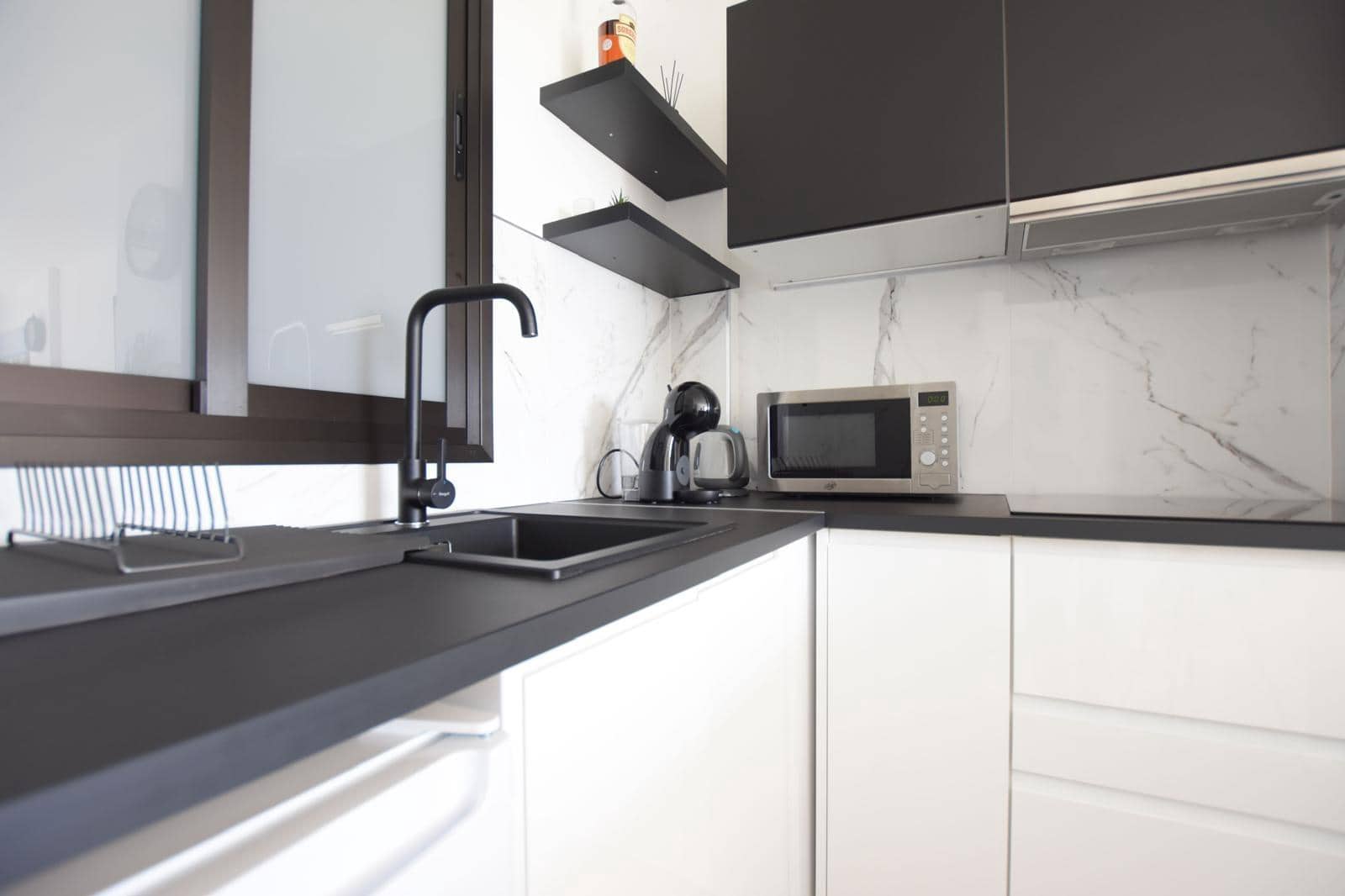 1 sypialnia Apartament na sprzedaż w Playa de las Americas z basenem garażem - 330 000 € (Ref: 10159756)