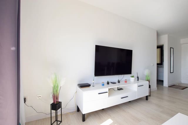 1 sypialnia Apartament na sprzedaż w Playa de las Americas, Arona z basenem garażem - 330 000 € (Ref: 10159756)