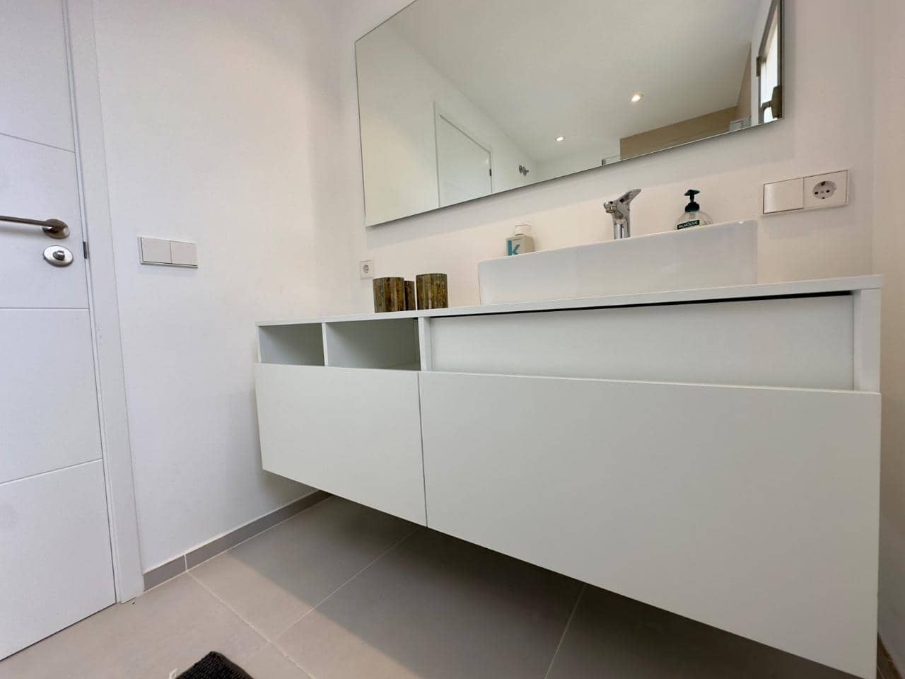 2 bedroom Flat for sale in Palm-Mar with pool garage - € 570,000 (Ref: 7758566)