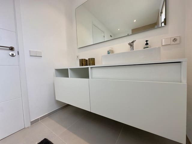 2 soverom Leilighet til salgs i Palm-Mar, Arona med svømmebasseng garasje - € 570 000 (Ref: 7758566)