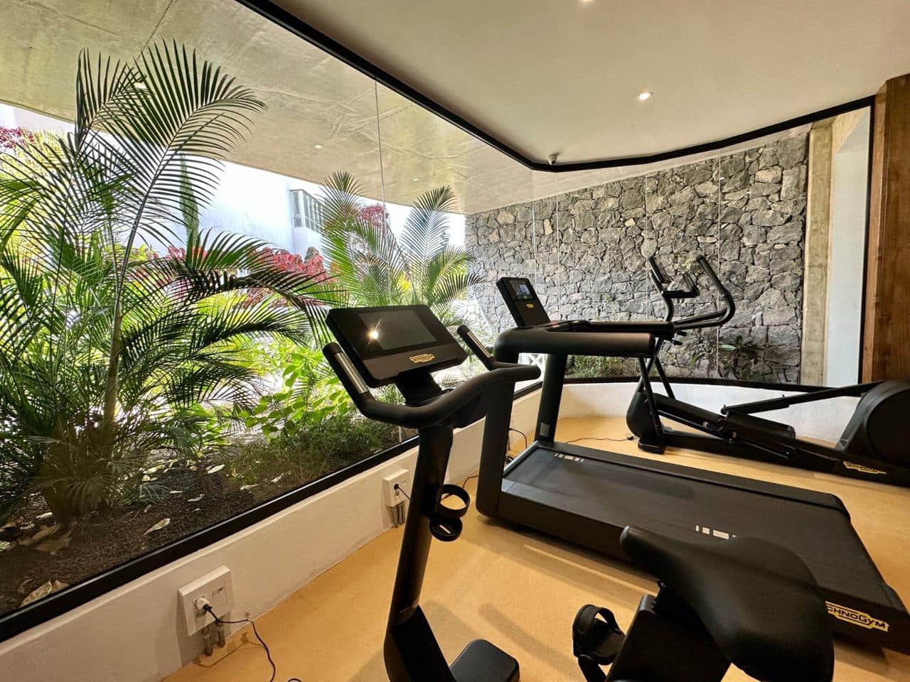 2 bedroom Flat for sale in Palm-Mar with pool garage - € 570,000 (Ref: 7758566)