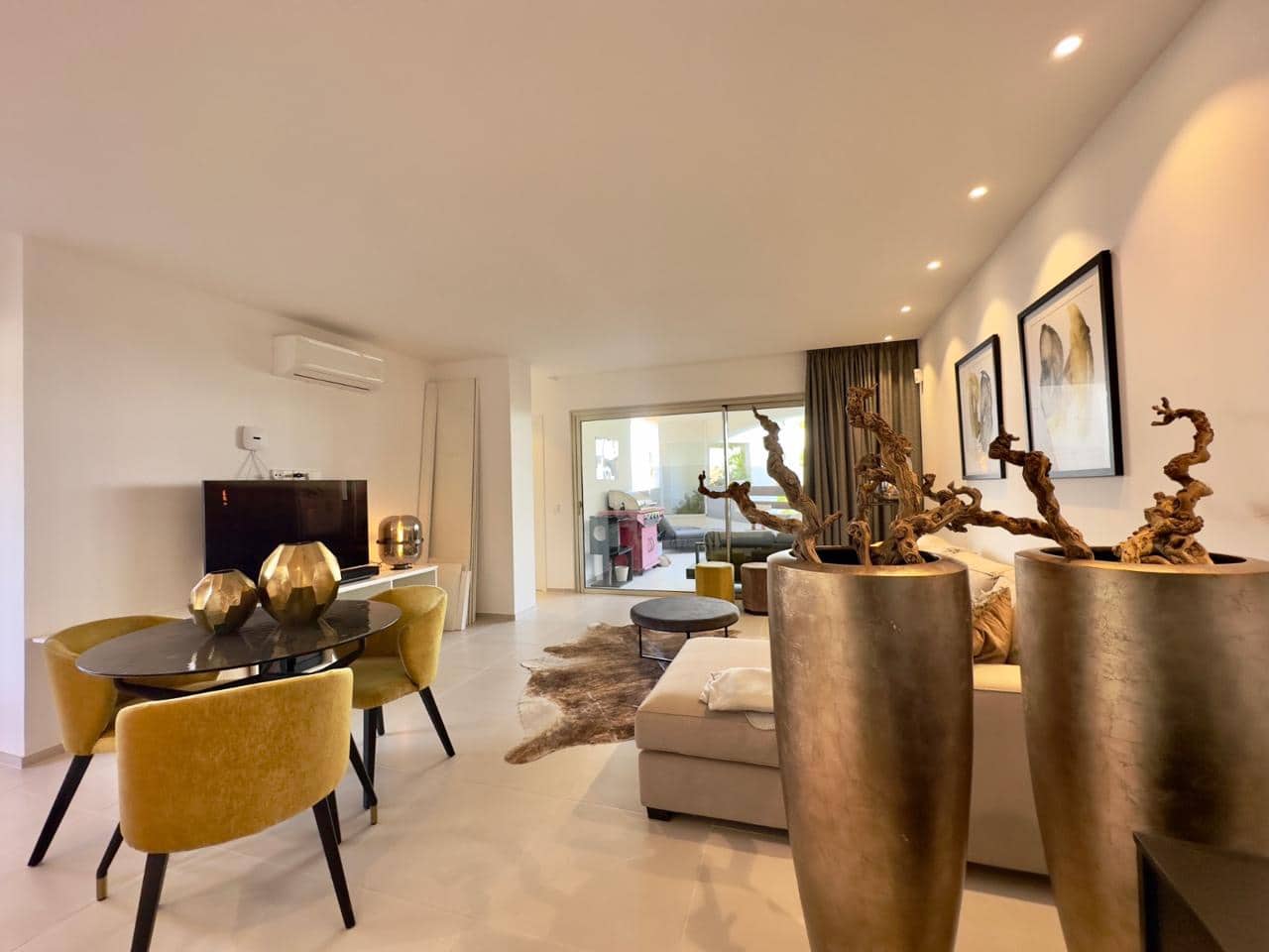 2 bedroom Flat for sale in Palm-Mar with pool garage - € 570,000 (Ref: 7758566)