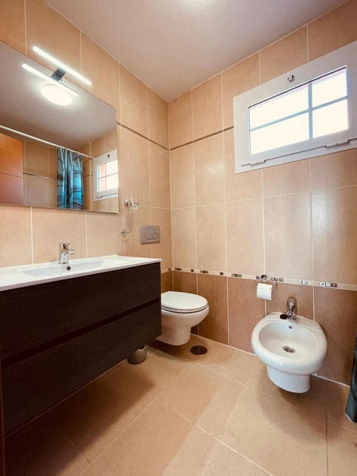 4 soveværelse Villa til salg i Los Cristianos med garage - € 775.000 (Ref: 7865478)