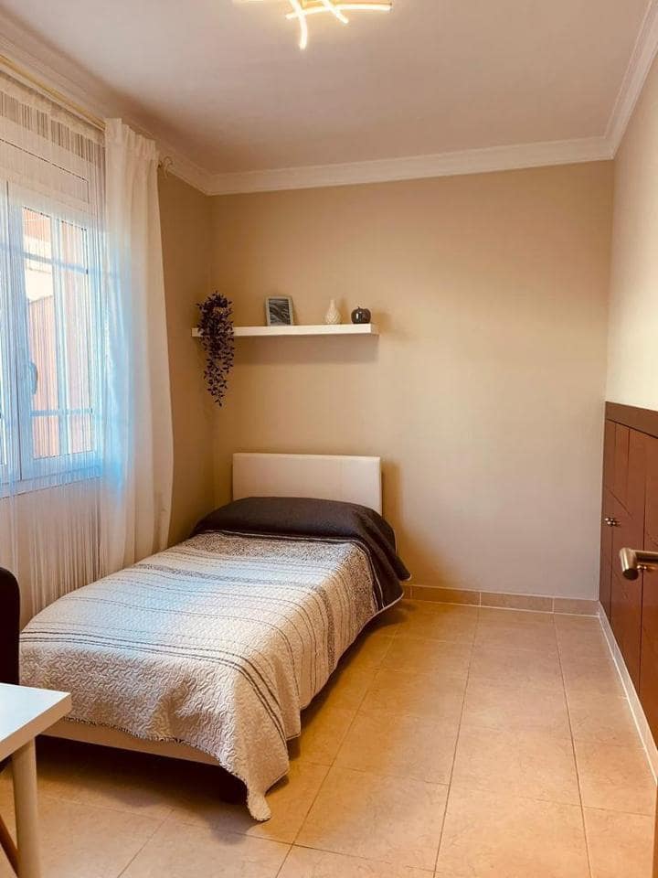 4 soveværelse Villa til salg i Los Cristianos med garage - € 775.000 (Ref: 7865478)