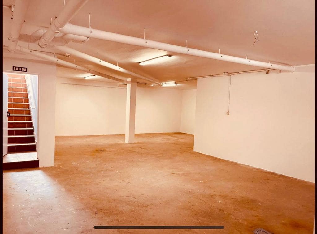 4 soveværelse Villa til salg i Los Cristianos med garage - € 775.000 (Ref: 7865478)