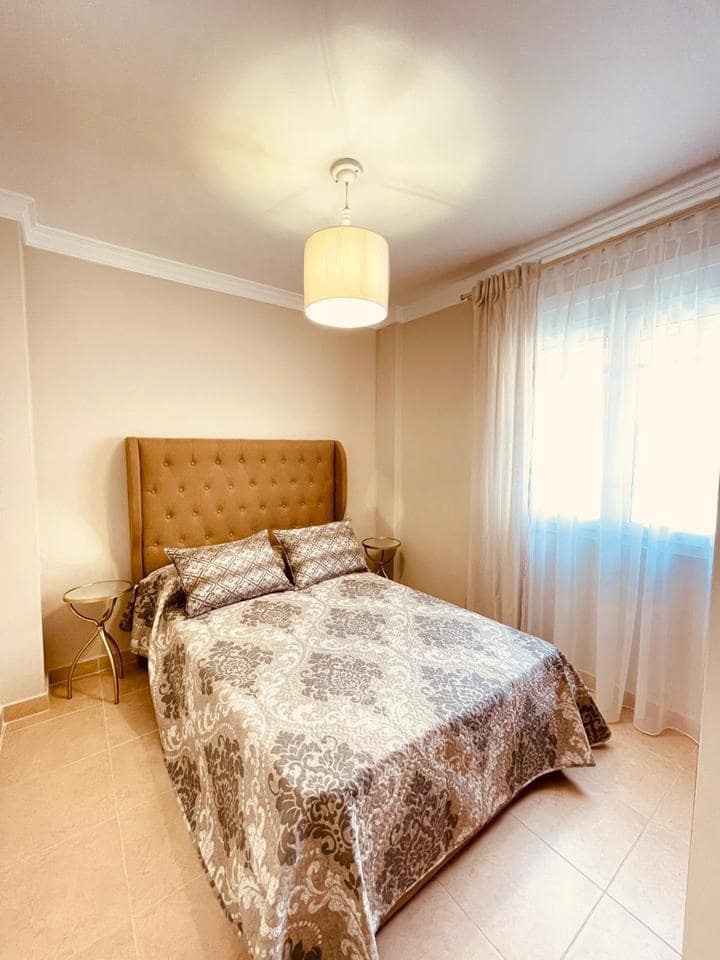 4 soveværelse Villa til salg i Los Cristianos med swimmingpool - € 795.000 (Ref: 7865479)