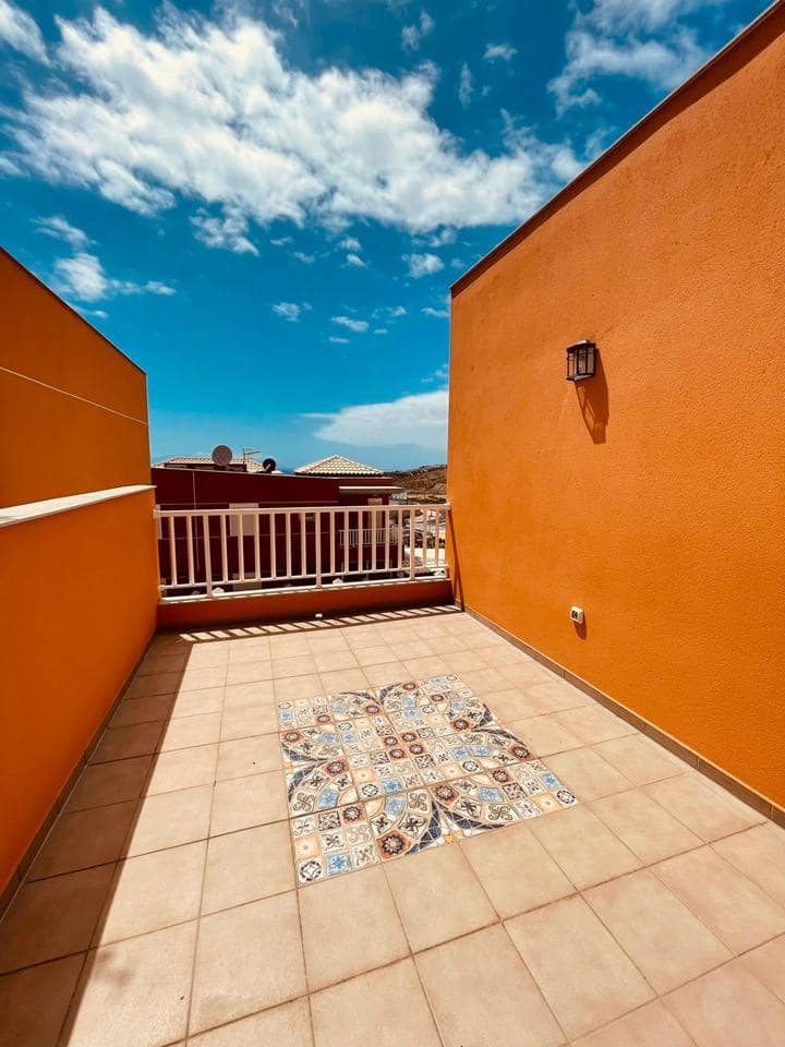 4 soveværelse Villa til salg i Los Cristianos med swimmingpool - € 795.000 (Ref: 7865479)