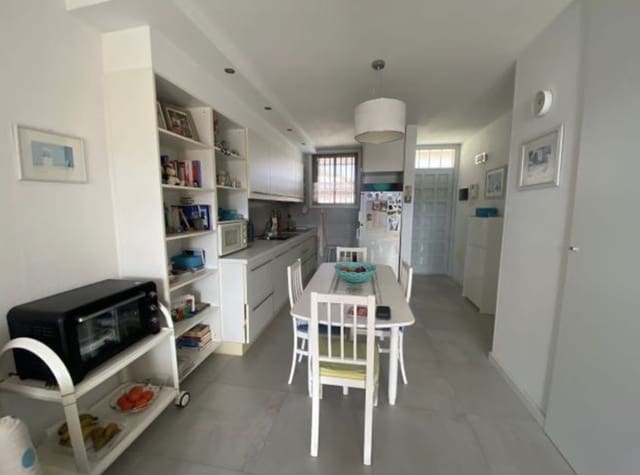 2 soverom Leilighet til salgs i Los Cristianos, Arona med svømmebasseng - € 510 000 (Ref: 7869789)