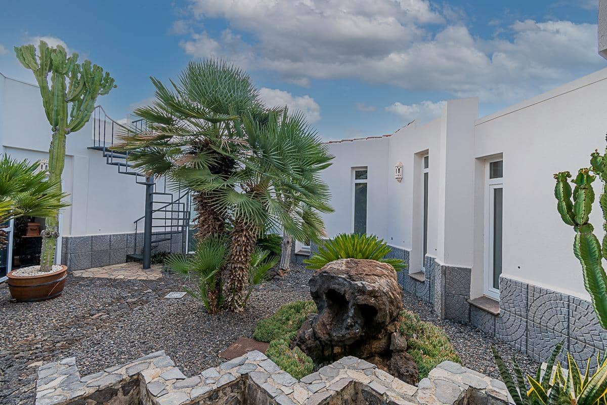 5 soveværelse Finca/Landehus til salg i Santiago del Teide med garage - € 950.000 (Ref: 7875974)