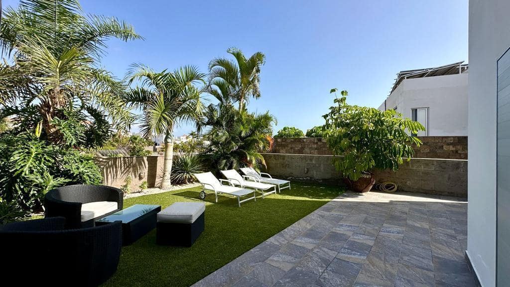 5 sypialnia Willa na sprzedaż w Costa Adeje z basenem garażem - 3 200 000 € (Ref: 7892905)