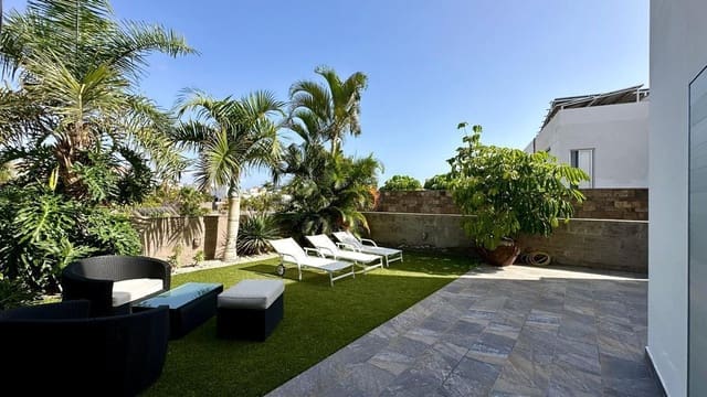 5 soverom Villa til salgs i Playa del Duque, Adeje med svømmebasseng garasje - € 3 200 000 (Ref: 7892905)