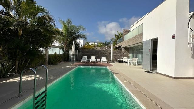 5 soverom Villa til salgs i Playa del Duque, Adeje med svømmebasseng garasje - € 3 200 000 (Ref: 7892905)