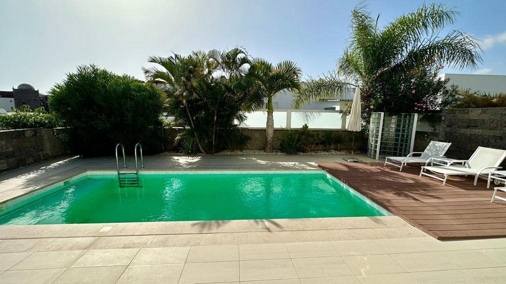 5 sypialnia Willa na sprzedaż w Costa Adeje z basenem garażem - 3 200 000 € (Ref: 7892905)