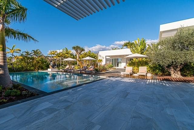 4 sypialnia Willa na sprzedaż w Costa Adeje z basenem garażem - 5 990 000 € (Ref: 7899764)