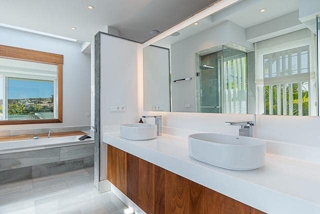 4 sypialnia Willa na sprzedaż w Costa Adeje z basenem garażem - 5 990 000 € (Ref: 7899764)