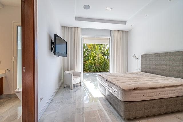 4 sypialnia Willa na sprzedaż w Costa Adeje z basenem garażem - 5 990 000 € (Ref: 7899764)