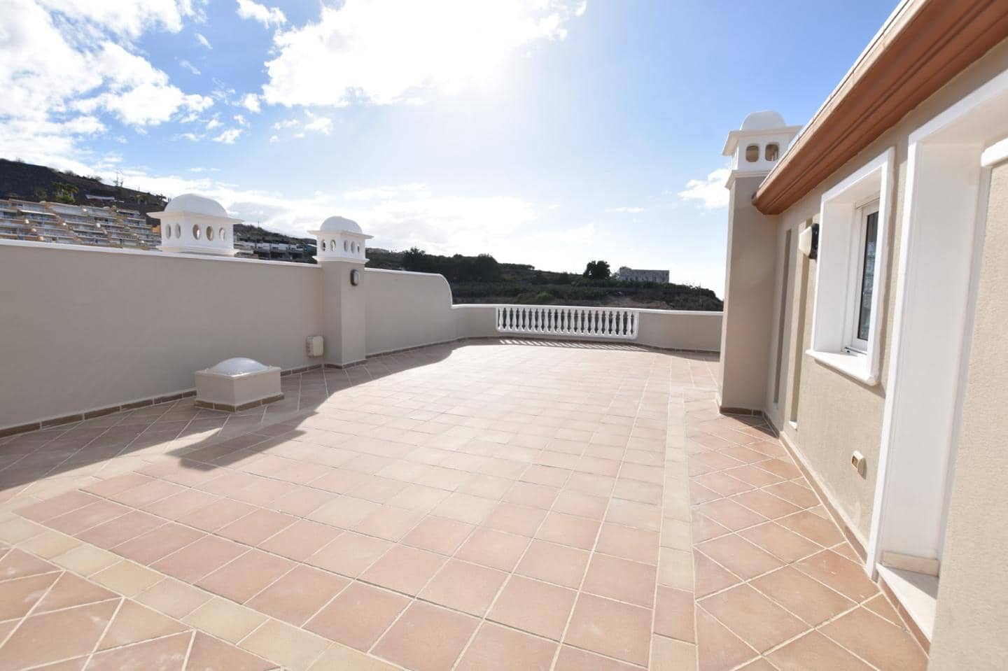 2 soveværelse Lejlighed til salg i Los Gigantes med garage - € 550.883 (Ref: 7951009)