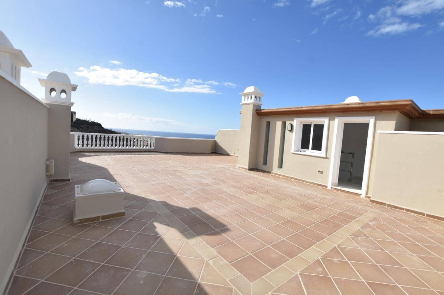 2 soveværelse Lejlighed til salg i Los Gigantes med garage - € 550.883 (Ref: 7951009)