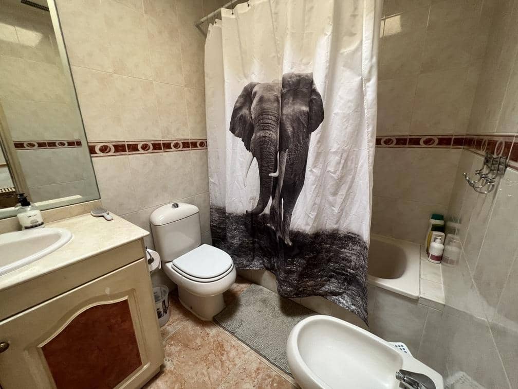 4 soverom Villa til salgs i Costa Adeje med svømmebasseng garasje - € 895 000 (Ref: 8002944)