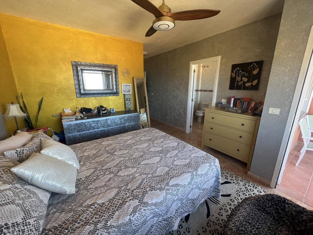 4 soverom Villa til salgs i Costa Adeje med svømmebasseng garasje - € 895 000 (Ref: 8002944)