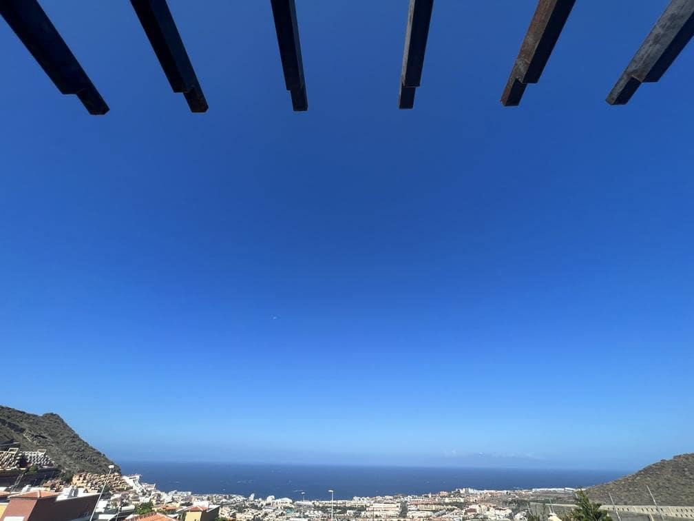 4 soverom Villa til salgs i Costa Adeje med svømmebasseng garasje - € 895 000 (Ref: 8002944)