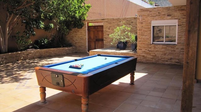 4 soveværelse Villa til salg i Torviscas Centro y Alto, Adeje med swimmingpool garage - € 895.000 (Ref: 8002944)