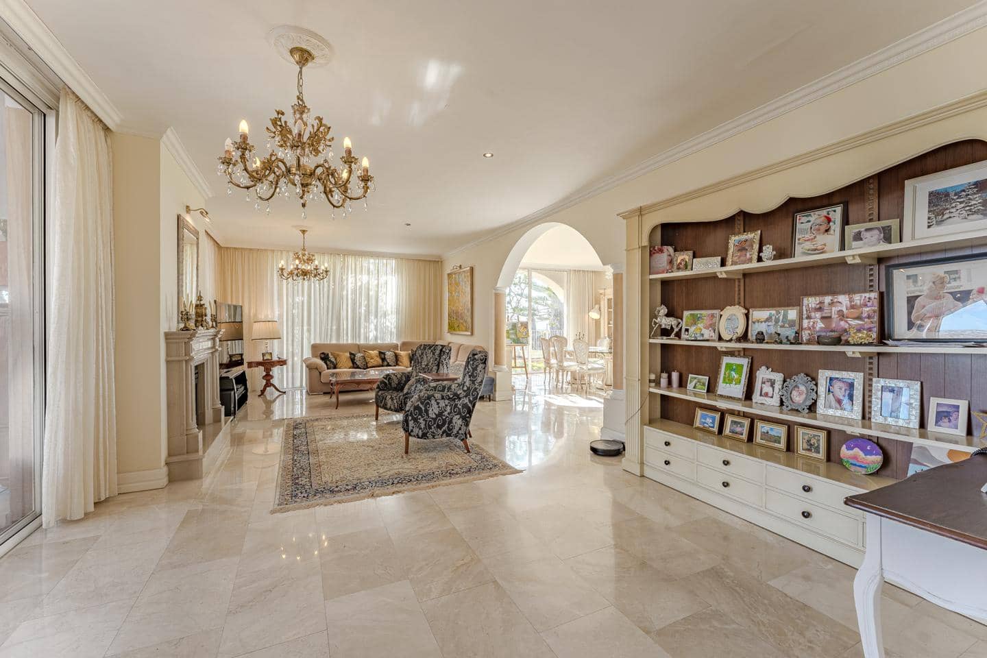 5 soverom Villa til salgs i La Caleta Adeje med svømmebasseng garasje - € 4 990 000 (Ref: 8005461)