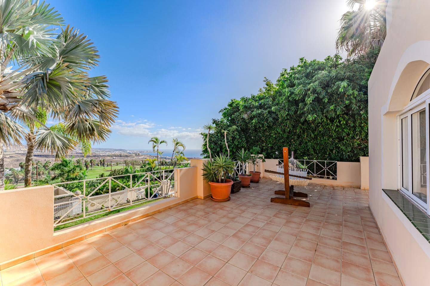 5 soverom Villa til salgs i La Caleta Adeje med svømmebasseng garasje - € 4 990 000 (Ref: 8005461)