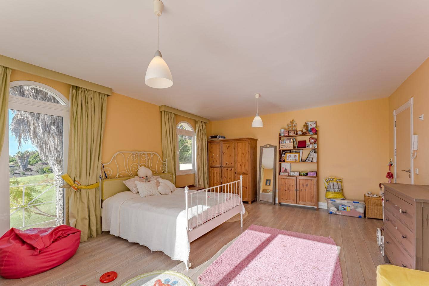 5 soverom Villa til salgs i La Caleta Adeje med svømmebasseng garasje - € 4 990 000 (Ref: 8005461)