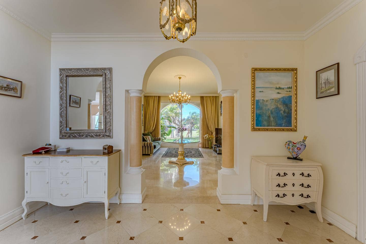 5 soverom Villa til salgs i La Caleta Adeje med svømmebasseng garasje - € 4 990 000 (Ref: 8005461)