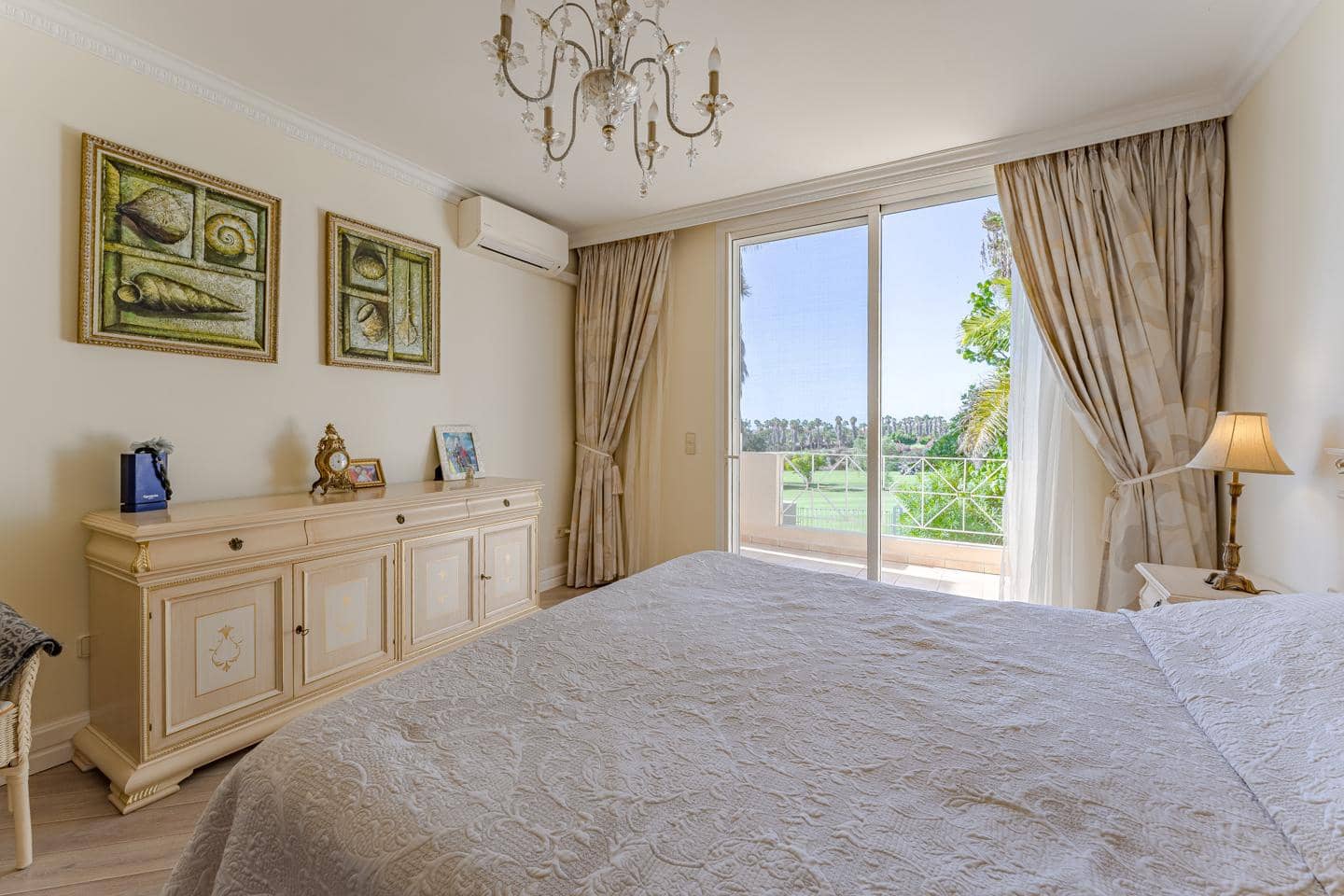 5 soverom Villa til salgs i La Caleta Adeje med svømmebasseng garasje - € 4 990 000 (Ref: 8005461)