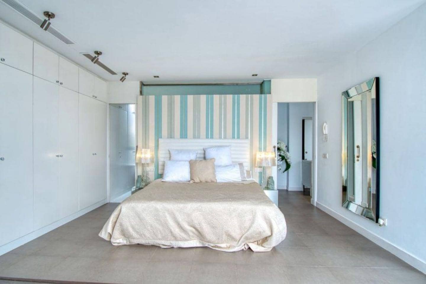 5 soveværelse Villa til salg i Costa Adeje med swimmingpool garage - € 3.200.000 (Ref: 8012766)