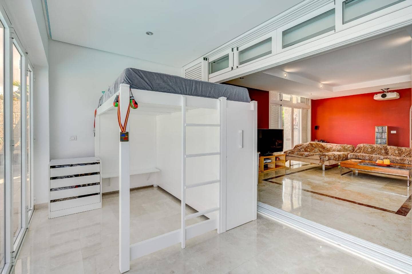 4 quarto Moradia para venda em Costa Adeje com piscina garagem - 1 180 000 € (Ref: 8019180)