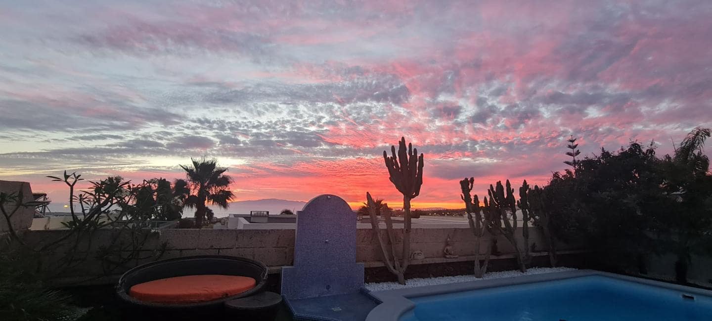 4 quarto Moradia para venda em Costa Adeje com piscina garagem - 1 180 000 € (Ref: 8019180)