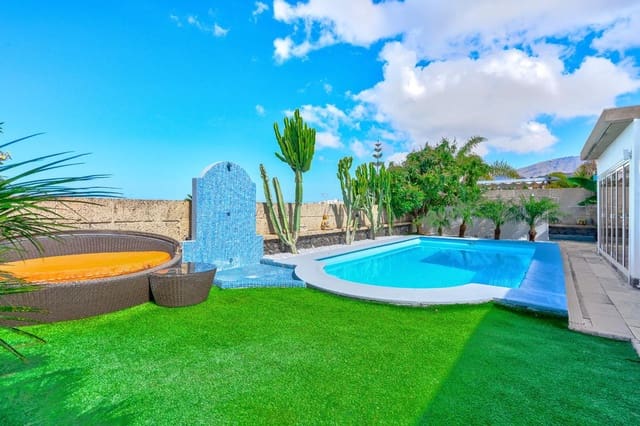 Chalet de 4 habitaciones en Playa de Fañabé Alto, Adeje en venta con piscina garaje - 1.180.000 € (Ref: 8019180)