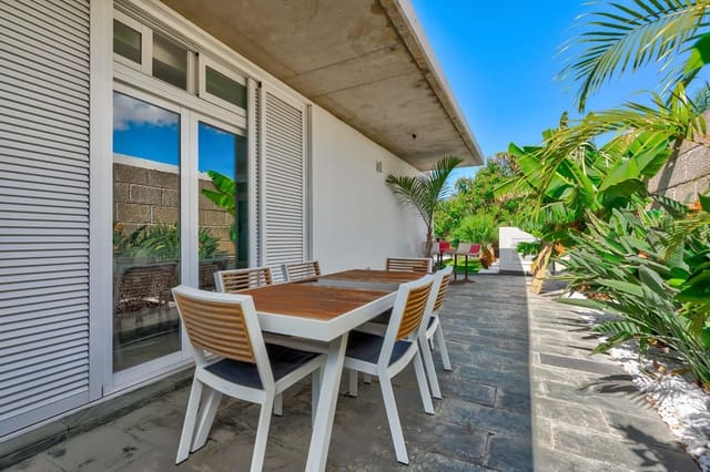 Chalet de 4 habitaciones en Playa de Fañabé Alto, Adeje en venta con piscina garaje - 1.180.000 € (Ref: 8019180)