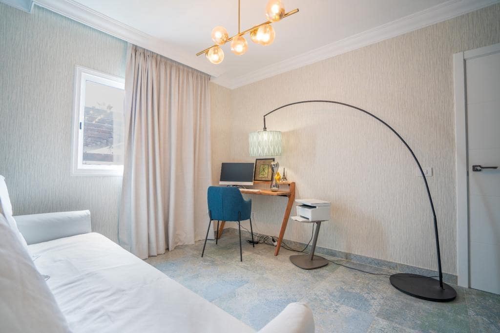 5 soverom Villa til salgs i Playa Paraiso med svømmebasseng garasje - € 1 555 000 (Ref: 8050352)