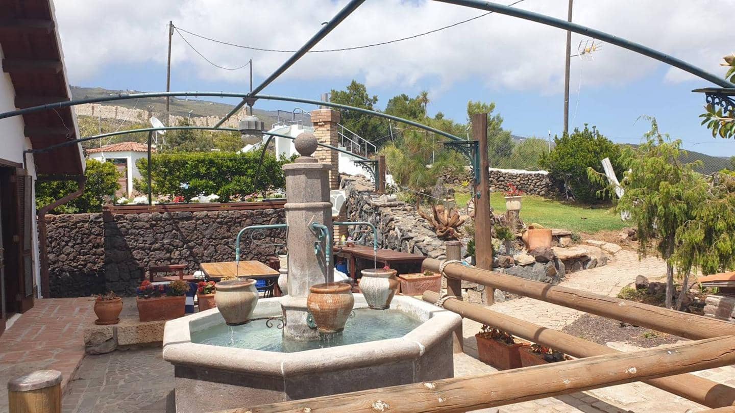 2 soveværelse Finca/Landehus til salg i Arona med swimmingpool garage - € 2.000.000 (Ref: 8309521)