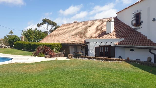 2 bedroom Finca/Country House for sale in Arona with pool garage - € 2,000,000 (Ref: 8309521)